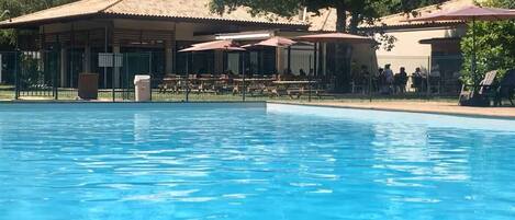 Piscine extérieure, piscine chauffée