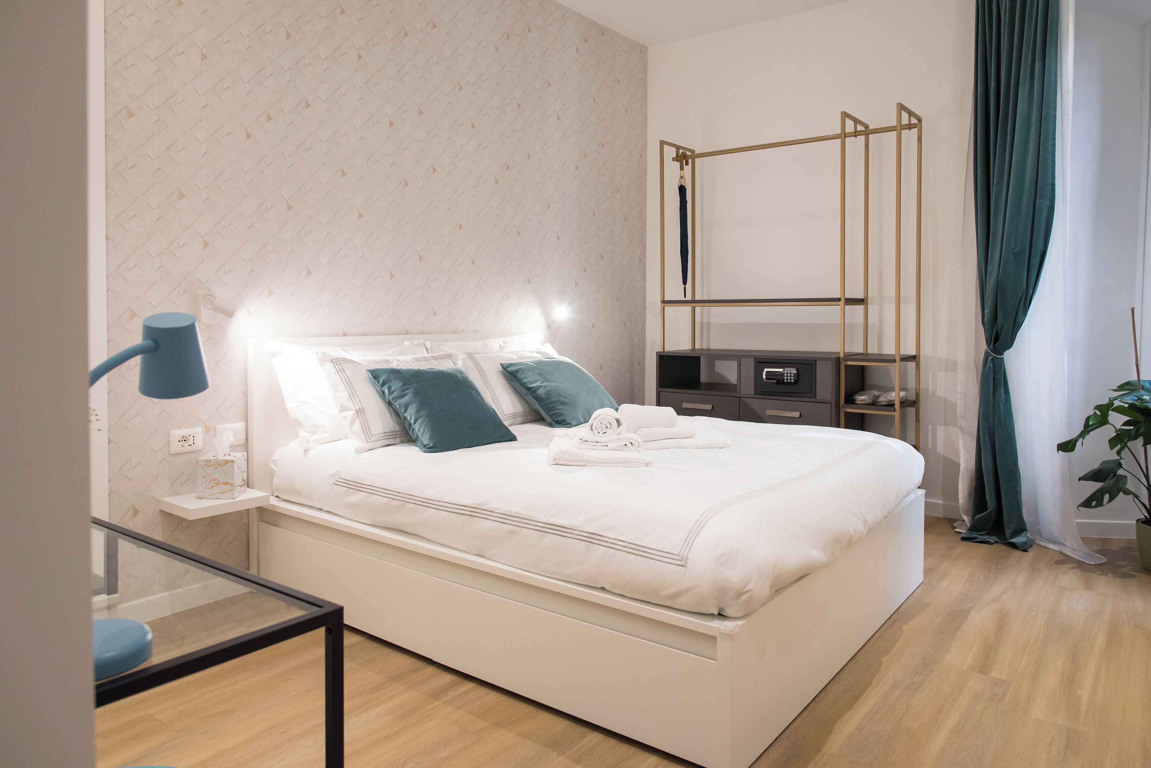 Photo - Colosseum suites by Glen