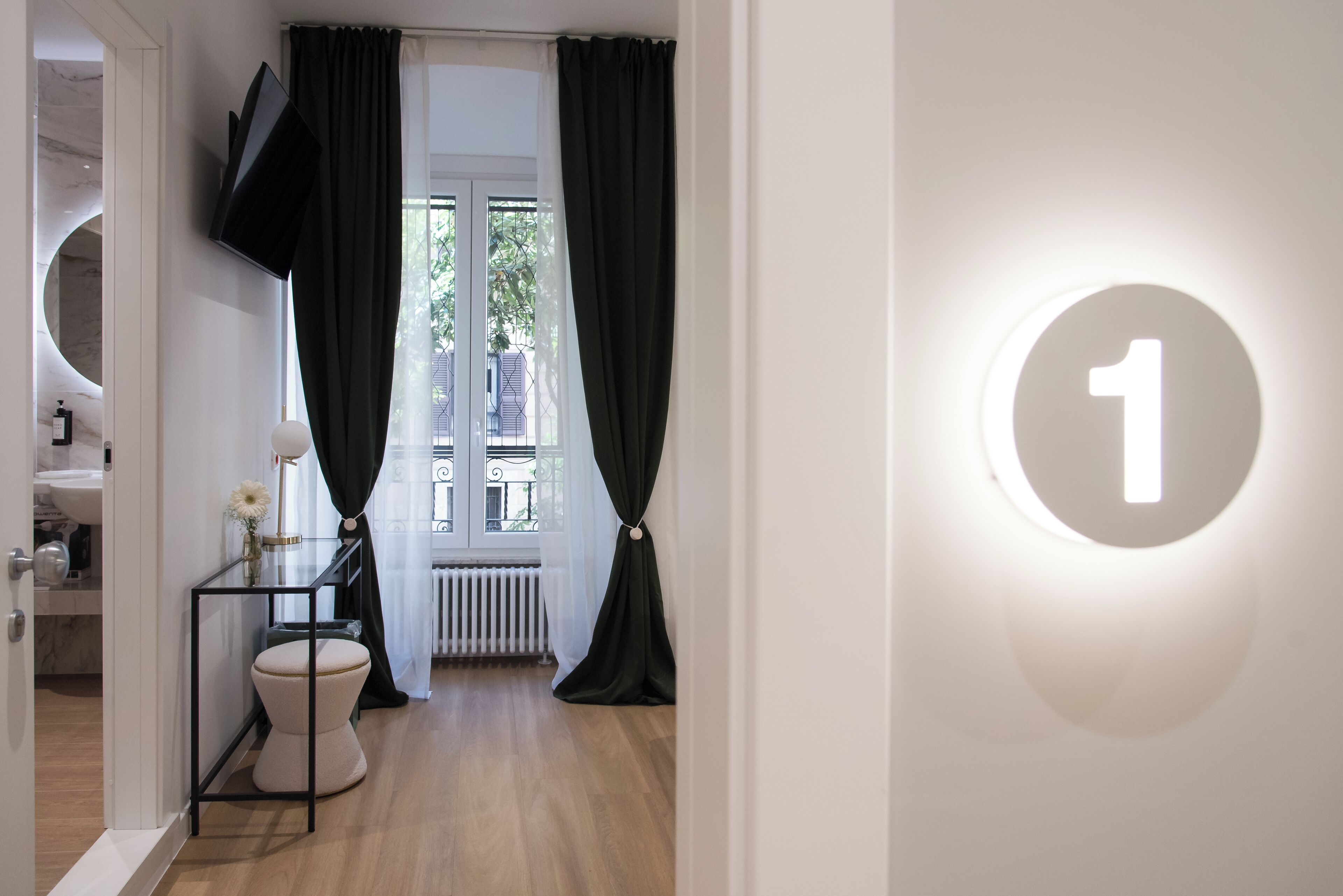 Economy Double Room | Desk, laptop workspace, blackout drapes, soundproofing