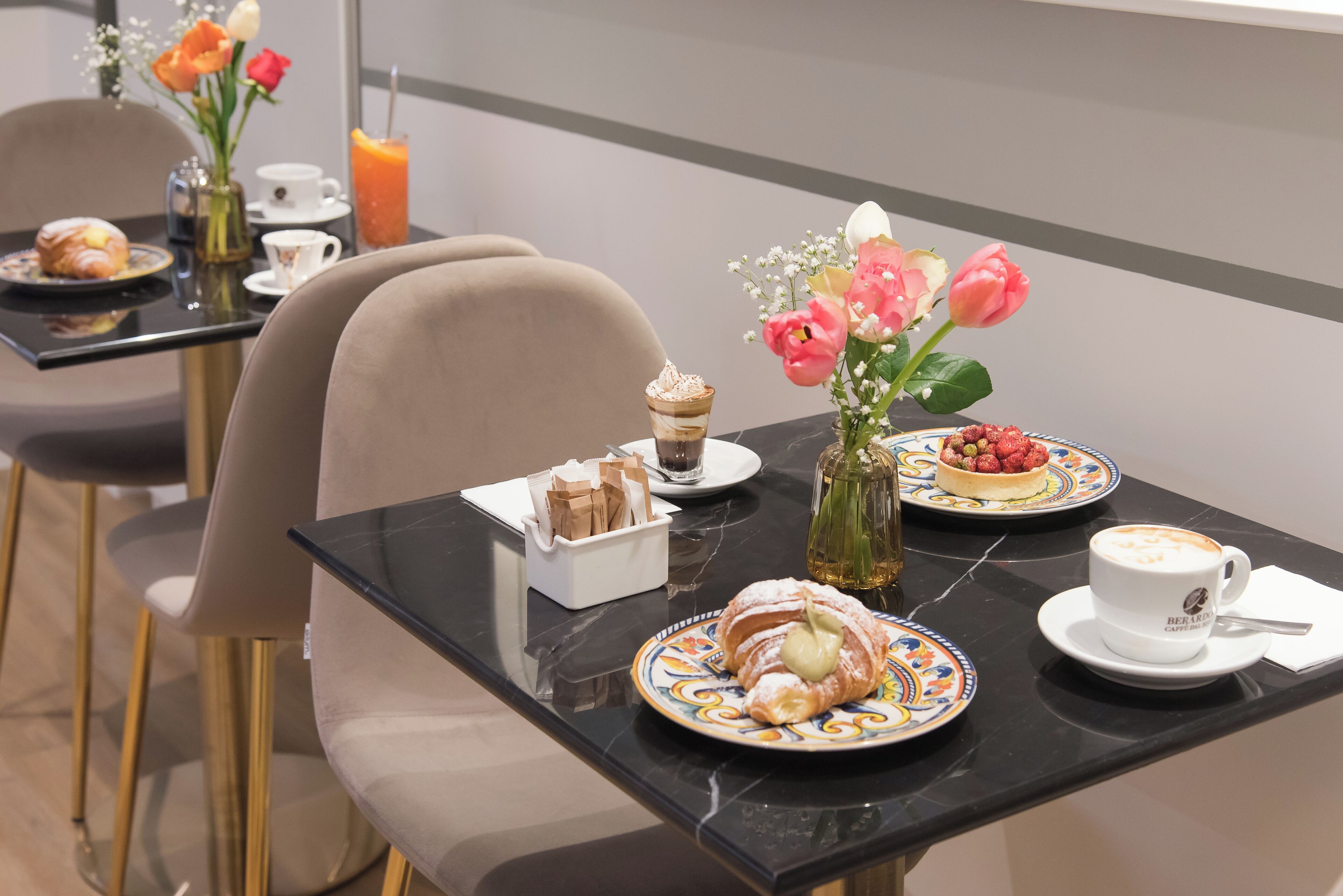 Free daily full breakfast 