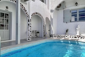 Outdoor pool - Maralex (Santorini)