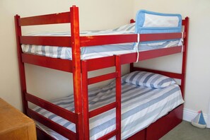 4 bedrooms, desk, iron/ironing board, travel crib - Morfan, Tresaith - Four Bedroom Cottage, Sleeps 8 (Tresaith)