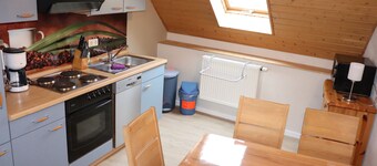 Quiet living at the winegrower's with a view of the vineyards - own restaurant