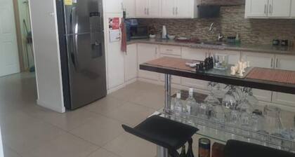 Breezy Bungalow Airport Suite