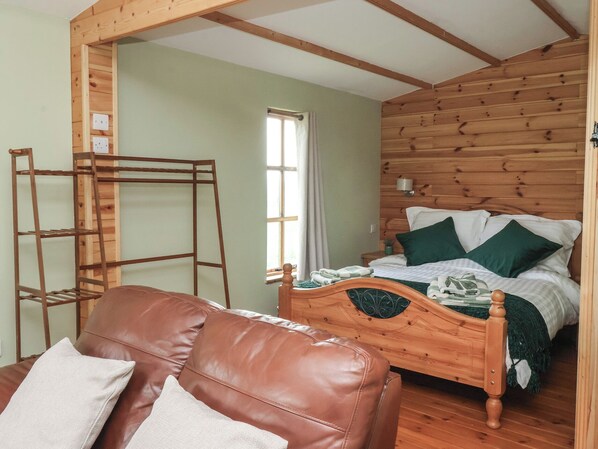 1 quarto, individualmente decorados, individualmente mobiliados
