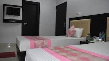 Habitación Deluxe con 1 cama doble o 2 individuales, vistas a la ciudad | Wifi gratis
