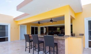 Bar (on property) - Tropical Escape: Luxury 3 Bed with private pool (Sosúa)