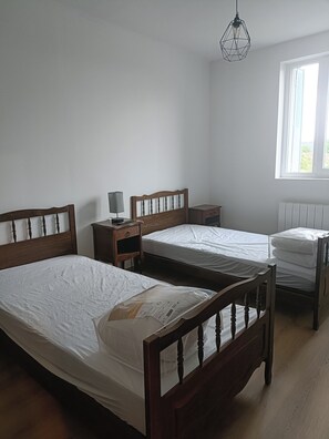 3 bedrooms, WiFi, bed sheets