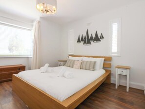 4 Schlafzimmer, individuell dekoriert, individuell eingerichtet