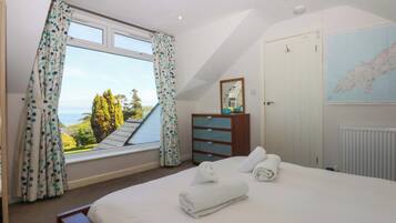 4 bedrooms, individually decorated, individually furnished, free WiFi