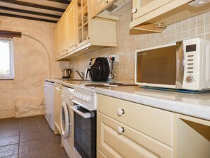 Dishwasher, cookware/dishes/utensils