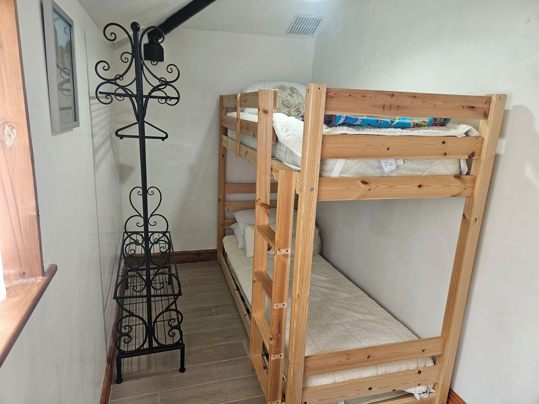 2 bedrooms, individually decorated, individually furnished, free WiFi