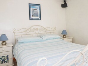 2 bedrooms, individually decorated, individually furnished, free WiFi - The Coach House (Redruth)