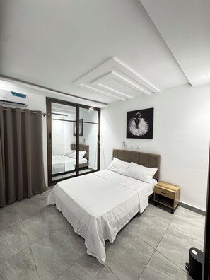 2 slaapkamers, een strijkplank/strijkijzer, wifi, beddengoed