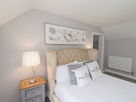 1 quarto, individualmente decorados, individualmente mobiliados