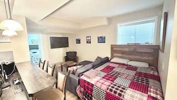 1 habitación, tabla de planchar con plancha, wifi gratis y ropa de cama