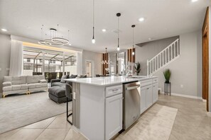 Interior - 5 BD/ 4.5 BA/ Windsor Cay (16125 PF) (Clermont)