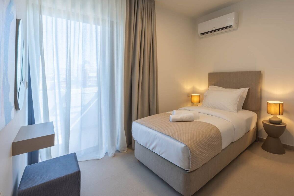 Standard Apartment, 1 Twin Bed, Non Smoking, Balcony (with Sofabed) | Hypo-allergenic bedding available, in-room safe, desk, laptop workspace