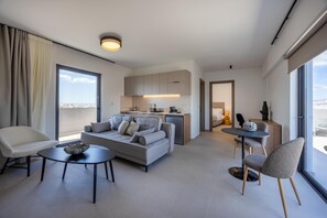 Standard-Apartment, 1 Queen-Bett, Nichtraucher, Kochnische (with Sofabed) | Zimmersafe, Schreibtisch, laptopgeeigneter Arbeitsplatz