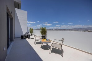 Standard Apartment, 1 Queen Bed with Sofa bed, Non Smoking, Kitchenette (with Sofabed) | View from room