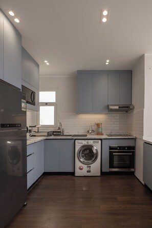 Apartment, 3 Bedrooms, Accessible, Smoking | Bahagian dalam