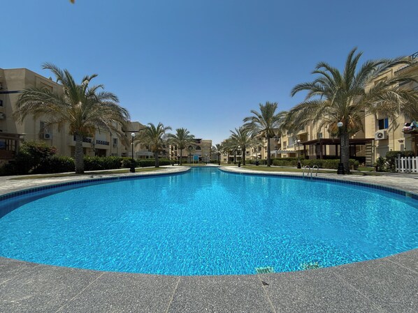 Apartment, 3 Bedrooms, Accessible, Smoking | Pool | Outdoor pool