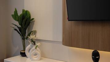 Apartment, 3 Bedrooms, Accessible, Smoking | Interior