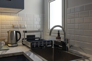Apartment, 3 Bedrooms, Accessible, Smoking | Interior