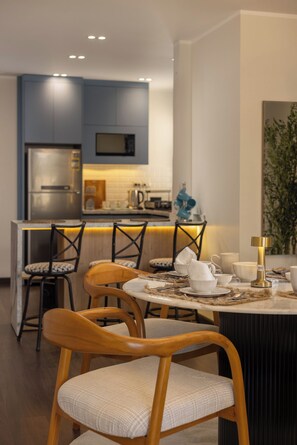 Appartement, 3 chambres, accessible aux personnes à mobilité réduite, fumeur | Salle à manger