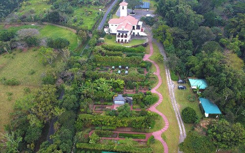 Hotel El Arca, Jardín Botánico y Restaurante