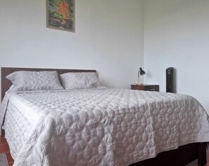 Double room with mountain view | Wifi gratis y ropa de cama