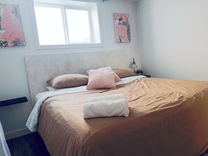 2 bedrooms, desk, iron/ironing board, free WiFi