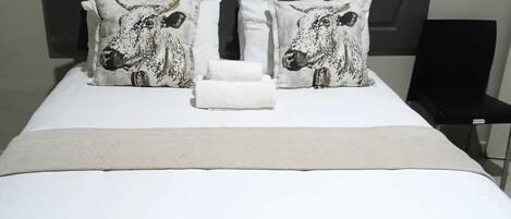 Comfort Double Room | Desk, laptop workspace, iron/ironing board