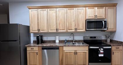Brand new 2-bedroom house in outskirts of Meridian with WiFi, AC