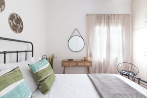 1 bedroom, iron/ironing board, travel cot, WiFi