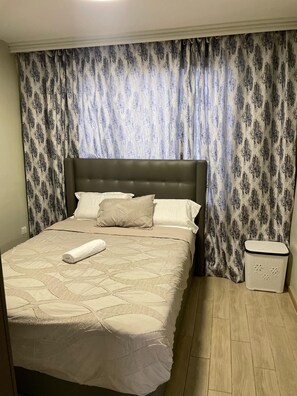 2 chambres, fer et planche à repasser, Wi-Fi, draps fournis