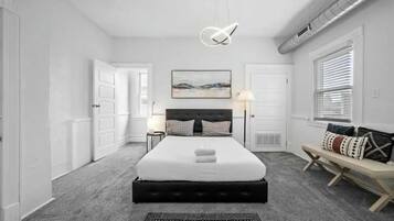 4 habitaciones, tabla de planchar con plancha, wifi y ropa de cama