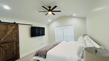 4 slaapkamers, een bureau, wifi, beddengoed