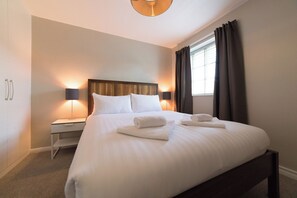 3 chambres, fer et planche à repasser, Wi-Fi, draps fournis