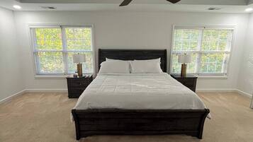 5 habitaciones, tabla de planchar con plancha, wifi y ropa de cama