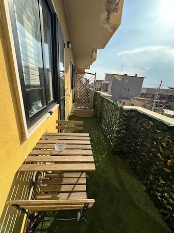 Deluxe Quadruple Room, Balcony, Partial Sea View | Free WiFi