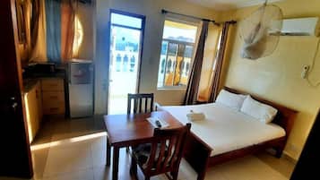 Luxury Studio Suite, Beach View | Iron/ironing board, free WiFi