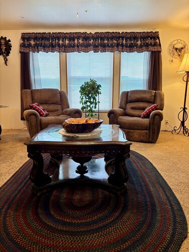 Wild West Hideaway: 3-bedroom home in cozy Challis Pet-friendly! No cleaning fee