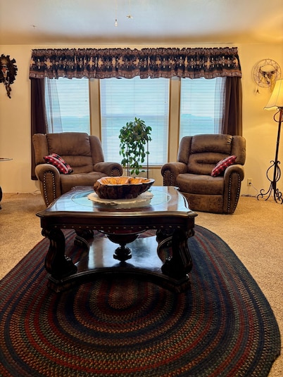 Wild West Hideaway: 3-bedroom home in cozy Challis Pet-friendly! No cleaning fee