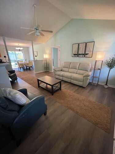 Fully fenced 3-bedroom house with garage in quiet and delightful Indian Trail