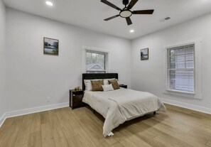 5 chambres, fer et planche à repasser, Wi-Fi, draps fournis