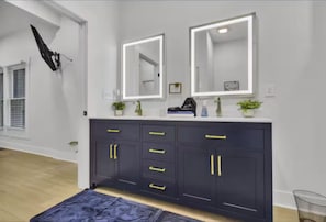 Interior - Work. Relax. Repeat. Stylish Comfort for Short & Midterm Stays! (Birmingham)