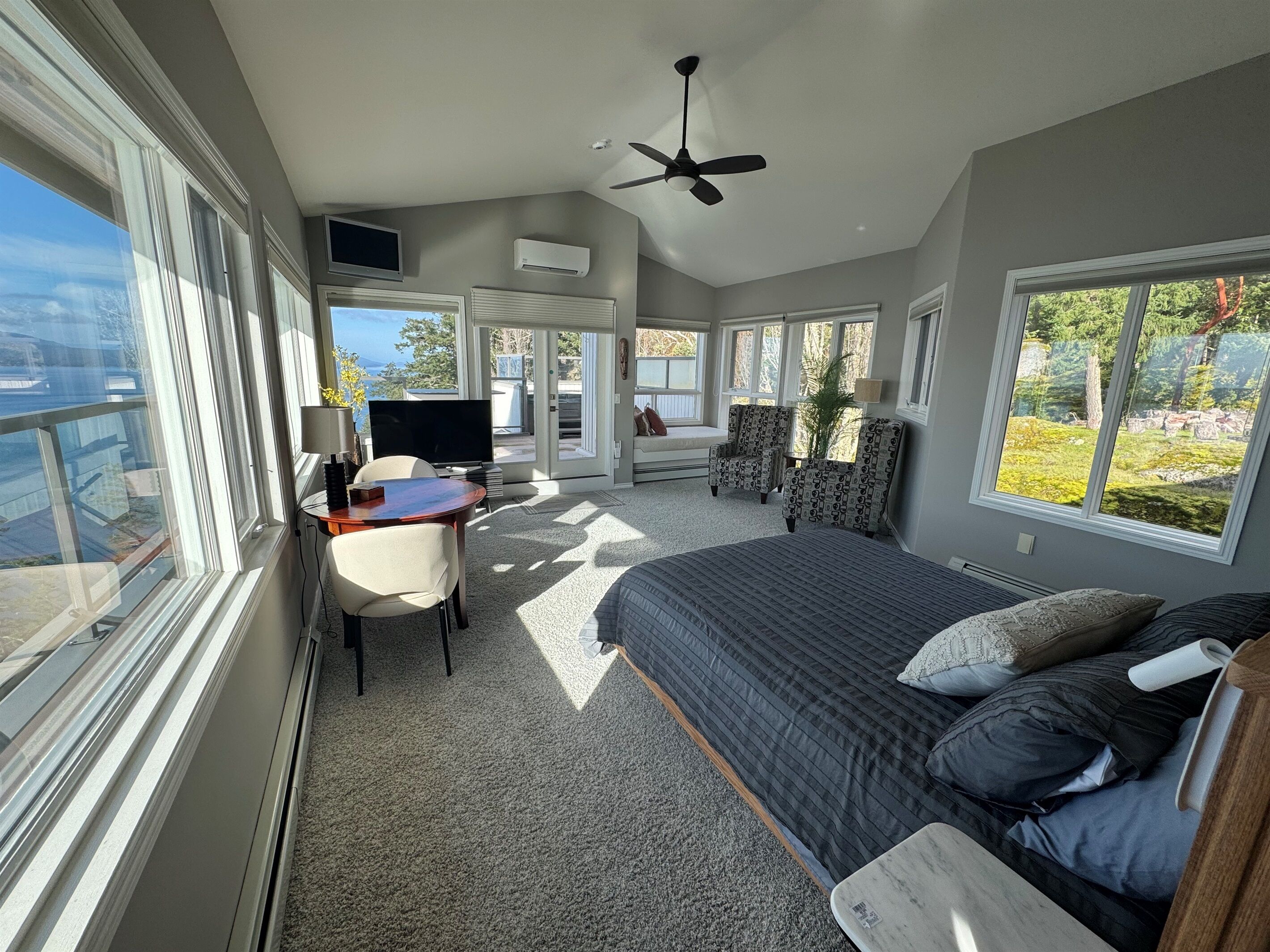 2 多间卧室、免费 WiFi、床单