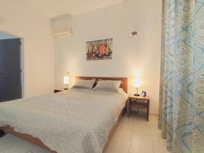 1 bedroom, iron/ironing board, travel cot, free WiFi