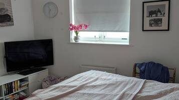 2 chambres, fer et planche à repasser, Wi-Fi, draps fournis